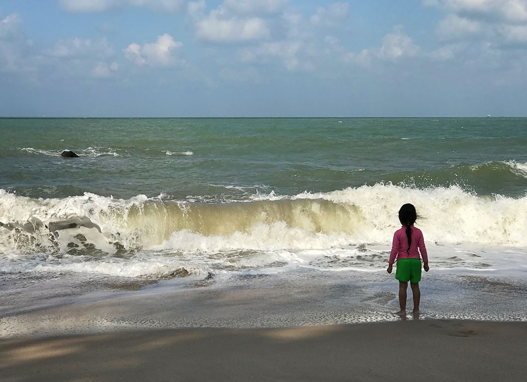 dearu on the beach - Happy Go KL